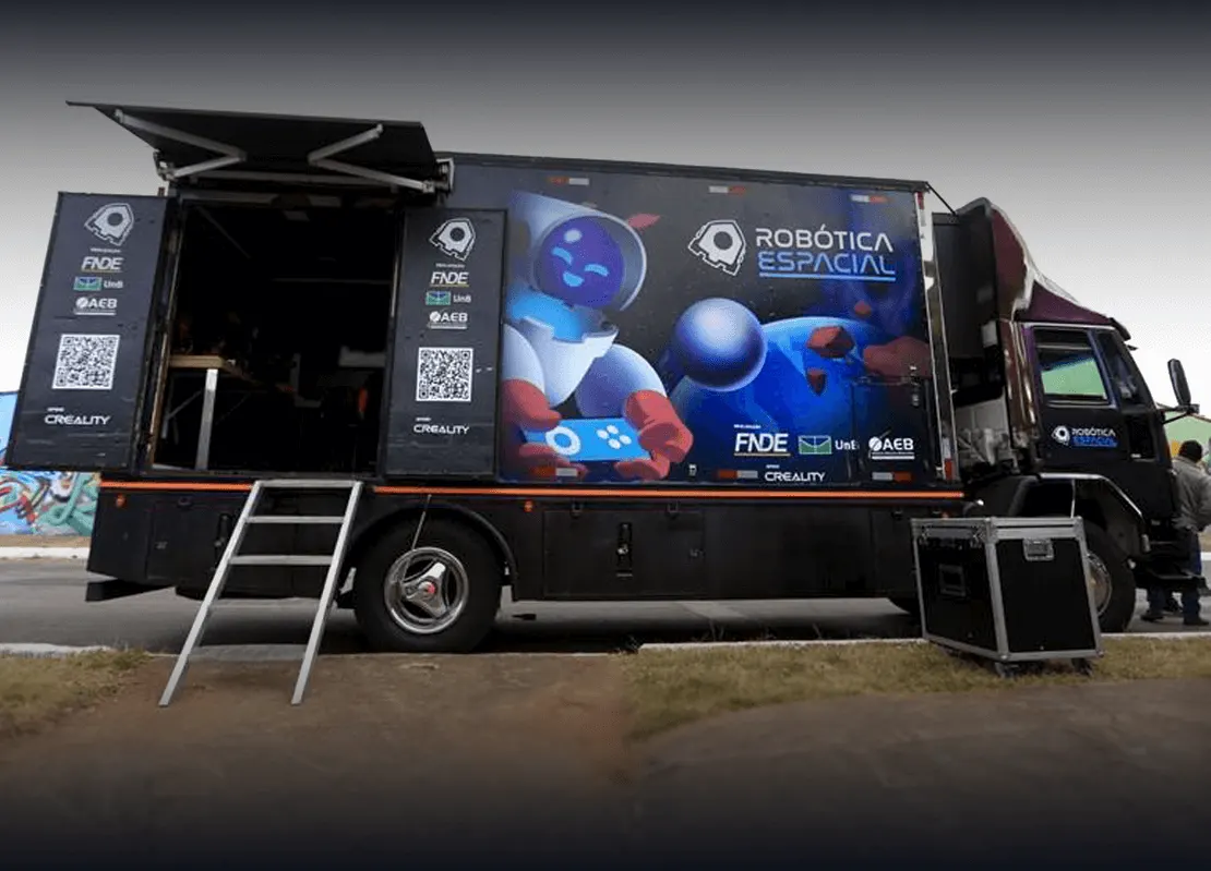 CyberTruck em evento escolar